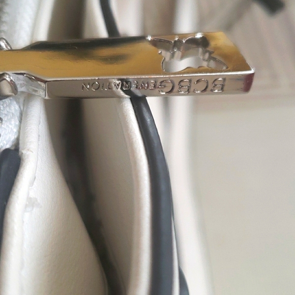 BCBGeneration small purse messenger bag like new white - Picture 4 of 13